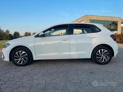 Bianco Usata 2022 VW Polo Style Tre volumi | 12.500 € (Buon prezzo)