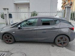 Grigio Usata 2016 Opel Astra Tre volumi | 8000 € (Buon prezzo)
