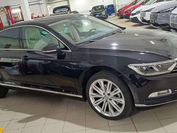 Blu/azzurro Usata 2019 VW Passat Executive Tre volumi | 21.000 € (Buon prezzo)