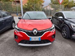 Rosso passion tetto nero Usata 2021 Renault Captur Intens SUV | 16.100 € (Buon prezzo)