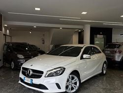 Bianco Usata 2017 Mercedes A180 Tre volumi | 15.990 € (Buon prezzo)
