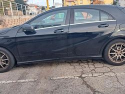 Nero Usata 2015 Mercedes A180 Tre volumi | 13.100 €