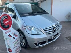 Argento Usata 2011 Mercedes A180 Avantgarde Monovolume | 4990 € (Buon prezzo)