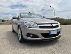 Beige Usata 2008 Opel Astra Cabriolet Cabrio | 6100 €
