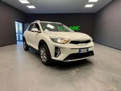 Bianco Usata 2022 Kia Stonic Urban SUV | 13.800 € (Buon prezzo)