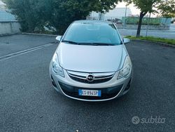 Grigio Usata 2013 Opel Corsa Tre volumi | 6450 € (Buon prezzo)