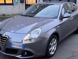 Grigio Usata 2013 Alfa Romeo Giulietta Distinctive Tre volumi | 5900 € (Buon prezzo)