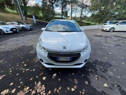 Bianco Usata 2015 Peugeot 208 Active Due volumi | 6000 € (Buon prezzo)