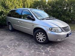 Grigio Usata 2003 Chrysler Grand Voyager Monovolume | 2000 € (Cara)