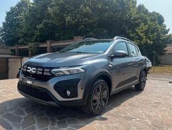 Grigio Nuova 2025 Dacia Sandero Expression Due volumi | 16.990 € (Buon prezzo)