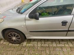 Grigio Usata 2010 Peugeot 206 Tre volumi | 1800 € (Ottimo prezzo)