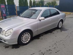 Grigio Usata 2004 Mercedes E220 Tre volumi | 2600 €