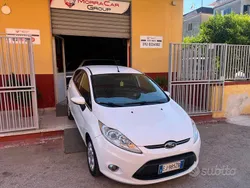 Bianco Usata 2011 Ford Fiesta Titanium Due volumi | 3799 € (Buon prezzo)