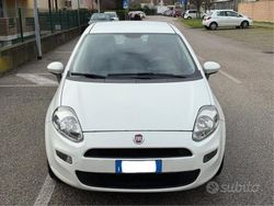 Bianco Usata 2017 Fiat Punto Street Due volumi | 5999 € (Ottimo prezzo)