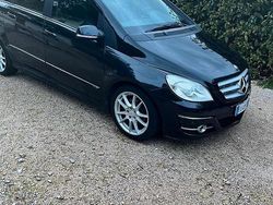 Nero Usata 2009 Mercedes B200 Monovolume | 2200 € (Buon prezzo)
