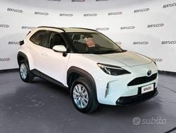 Bianco Usata 2024 Toyota Yaris Cross Active SUV | 22.900 € (Ottimo prezzo)