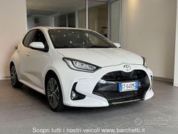 Bianco Usata 2024 Toyota Yaris Hybrid Lounge Tre volumi | 21.900 € (Ottimo prezzo)