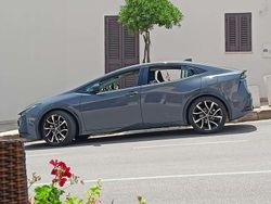 Grigio Usata 2023 Toyota Prius Lounge Tre volumi | 29.900 € (Buon prezzo)