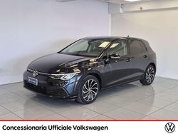 Nero Usata 2022 VW Golf VIII Life Tre volumi | 21.590 € (Buon prezzo)
