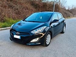 Nero Usata 2012 Hyundai i30 Tre volumi | 5500 € (Buon prezzo)