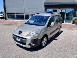 Beige(met.) Usata 2011 Peugeot Partner Tepee Outdoor Monovolume | 8500 € (Molto cara)