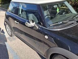 Nero Usata 2009 Mini Cooper Pepper Due volumi | 4000 € (Ottimo prezzo)