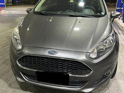 Grigio Usata 2017 Ford Fiesta Tre volumi | 7900 € (Ottimo prezzo)
