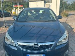 Blu Usata 2010 Opel Astra Tre volumi | 3700 € (Ottimo prezzo)