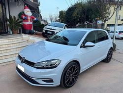 Silver white Usata 2017 VW Golf VII Highline Tre volumi | 14.900 € (Buon prezzo)