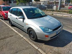 Grigio Usata 1999 Ford Focus Tre volumi | 1500 € (Buon prezzo)