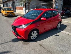 Rosso Usata 2015 Toyota Aygo X-clusiv Due volumi | 6990 € (Buon prezzo)