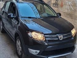 Nero Usata 2015 Dacia Sandero Stepway Tre volumi | 6600 € (Ottimo prezzo)