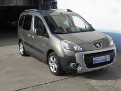 Grigio Usata 2010 Peugeot Partner Tepee Outdoor Monovolume | 5250 € (Buon prezzo)
