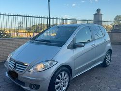 Grigio Usata 2005 Mercedes A200 Monovolume | 3000 € (Buon prezzo)