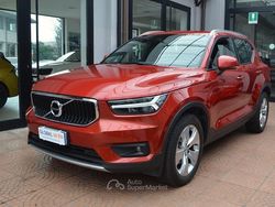 Rosso Usata 2021 Volvo XC40 Momentum SUV | 23.850 € (Buon prezzo)