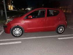 Rosso Usata 2010 Nissan Pixo Due volumi | 2500 € (Buon prezzo)