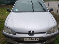 Grigio Usata 1997 Peugeot 106 Due volumi | 1000 € (Super prezzo)