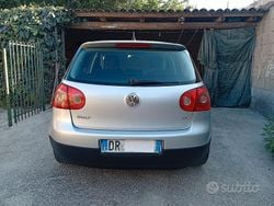 Usata 2008 VW Golf V Tre volumi | 2600 € (Buon prezzo)