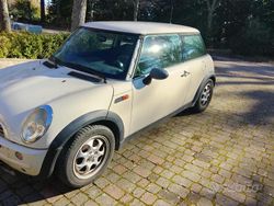 Bianco Usata 2002 Mini ONE Due volumi | 2300 € (Cara)