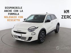 Bianco Usata 2024 Fiat 600 La Prima SUV | 21.490 €