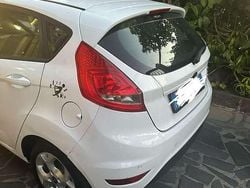Usata 2012 Ford Fiesta Titanium Due volumi | 5000 € (Cara)