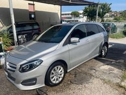 Nero vulcano Usata 2015 Mercedes B180 Monovolume | 9700 € (Buon prezzo)