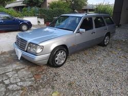 Argento Usata 1994 Mercedes E200 Station wagon | 7900 €