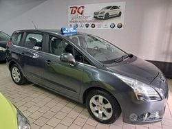 Grigio Usata 2010 Peugeot 5008 Monovolume | 3990 € (Buon prezzo)