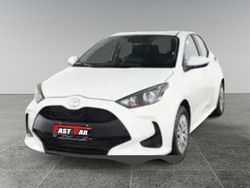 Bianco Usata 2024 Toyota Yaris Hybrid Active Tre volumi | 18.400 € (Super prezzo)