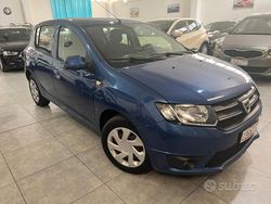 Blu Usata 2014 Dacia Sandero Lauréate Due volumi | 6950 € (Cara)