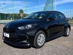 Argento Usata 2025 Toyota Yaris Hybrid Active Tre volumi | 20.500 € (Ottimo prezzo)