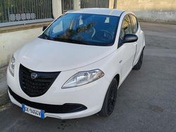 Bianco Usata 2015 Lancia Ypsilon Due volumi | 6000 € (Buon prezzo)