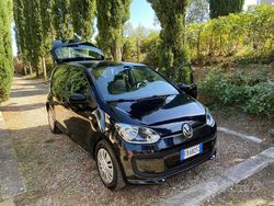 Nero Usata 2016 VW up! Due volumi | 4950 € (Molto cara)