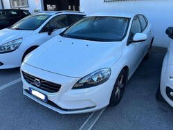 Bianco Usata 2015 Volvo V40 Kinetic Tre volumi | 5900 € (Super prezzo)